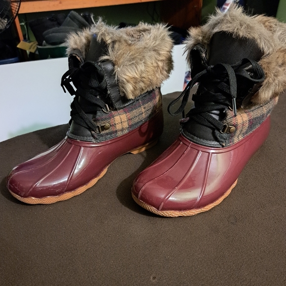 Women's Winter Boots - Picture 3 of 8